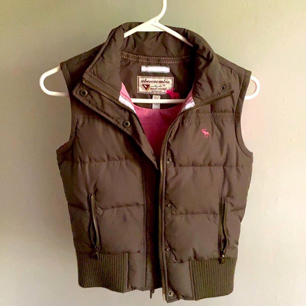 abercrombie brown and pink puffer vest size L